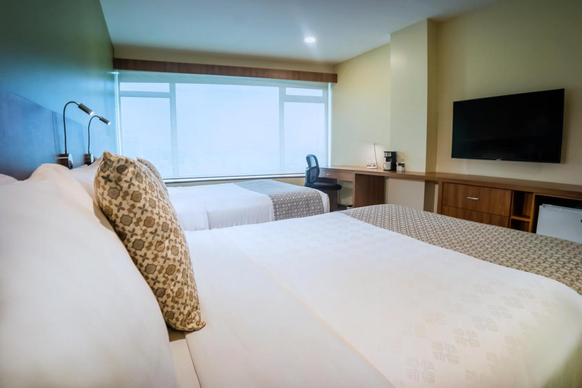 מלון Wyndham Garden גוויאקיל מראה חיצוני תמונה