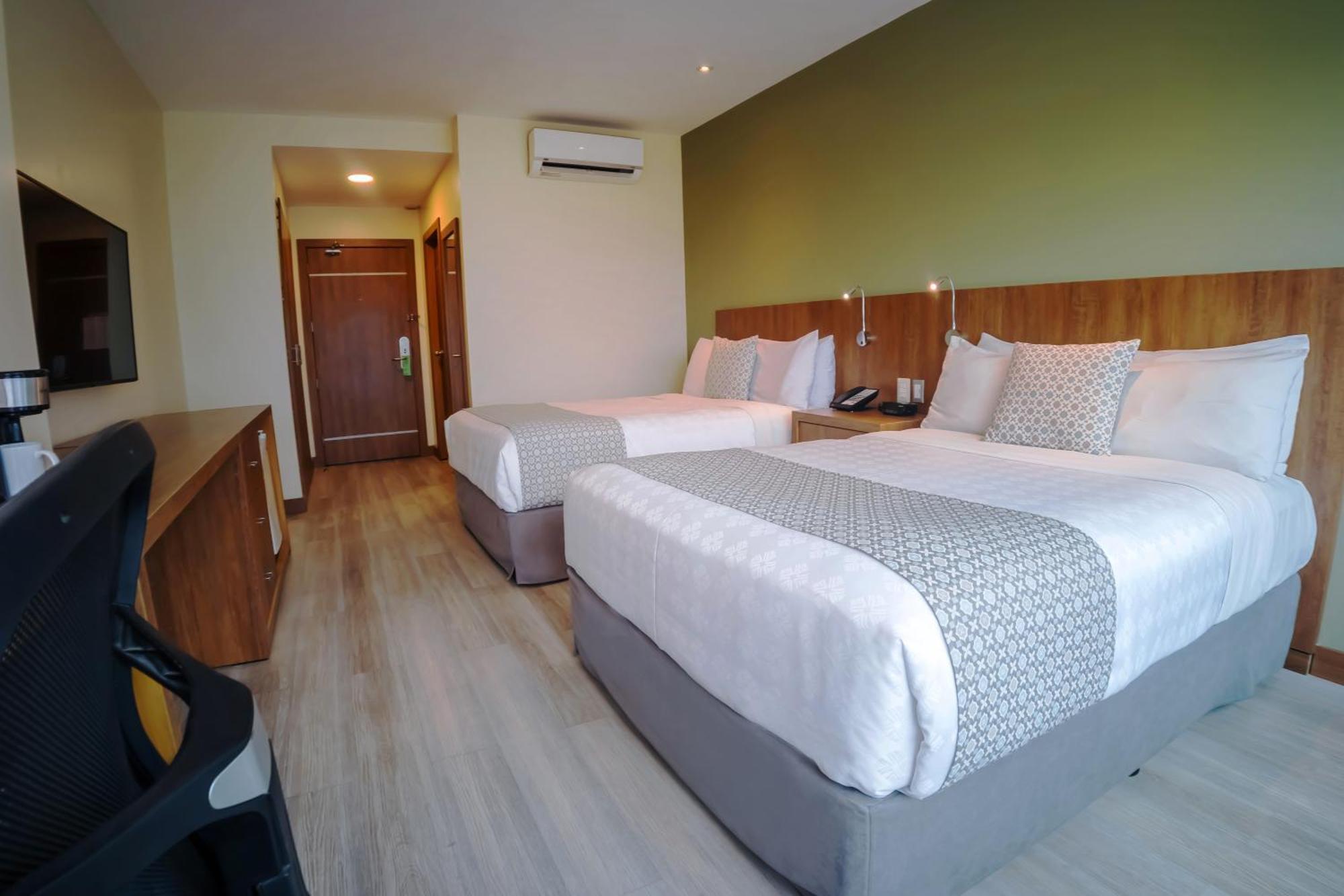מלון Wyndham Garden גוויאקיל מראה חיצוני תמונה